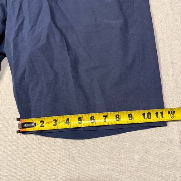Travis Mathew Navy Blue Performance Stretch Golf 10” Shorts Pockets Mens size 42 - Picture 7 of 7